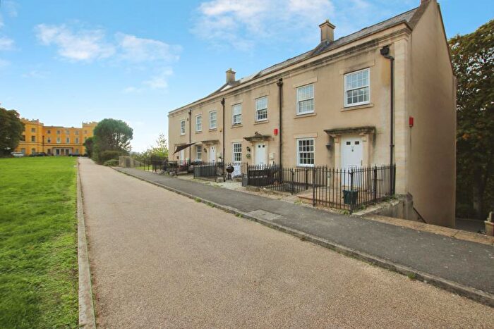 4 Bedroom Terraced House To Rent In Thomas Way - Stoke Park, BS16