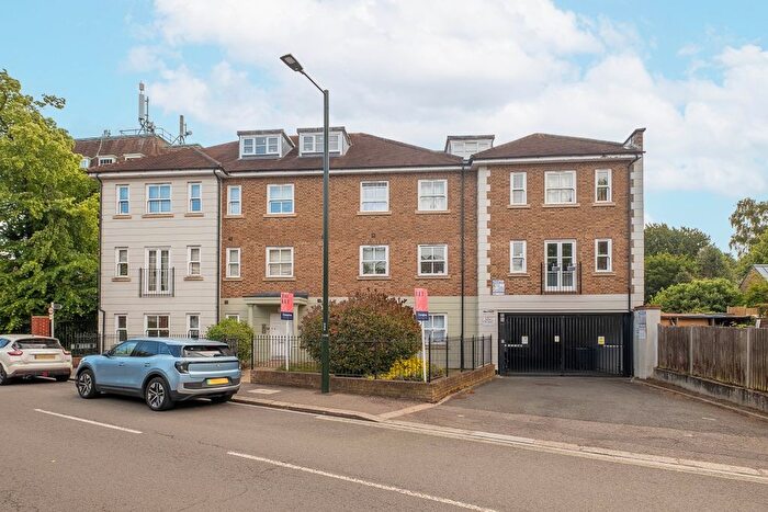 1 Bedroom Flat To Rent In High Street, Hampton, TW12