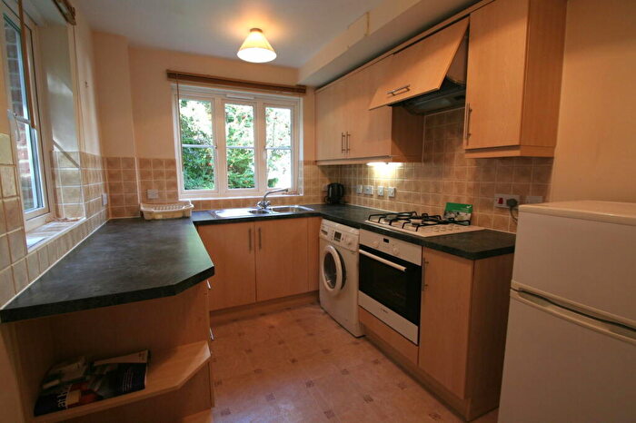 2 Bedroom Apartment To Rent In Rowlock Gardens, Hermitage, RG18