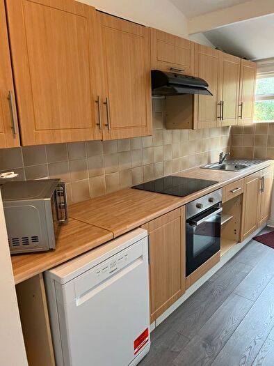 6 Bedroom Semi-Detached House To Rent In Alan Road, Manchester, M20