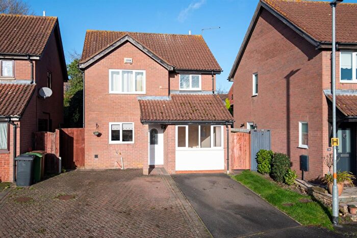 3 Bedroom Detached House For Sale In Orwell Close, Wellingborough, NN8