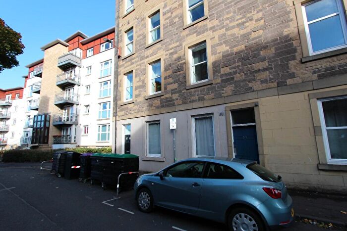1 Bedroom Flat To Rent In Brunswick Road, Hillside, Edinburgh, EH7