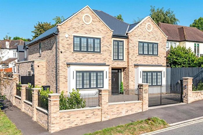5 Bedroom Detached House For Sale In Honeypot Lane, Brentwood, Essex, CM14