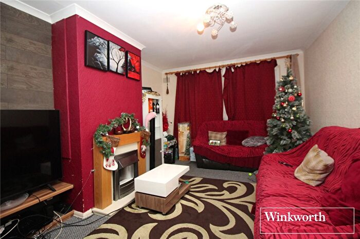 3 Bedroom End Of Terrace House For Sale In Gateshead Road, Borehamwood, Hertfordshire, WD6