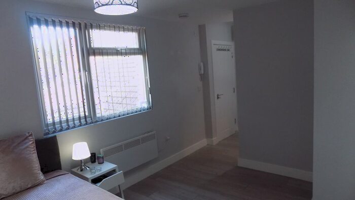 1 Bedroom End Of Terrace House To Rent In Ashburnham Road, Luton, Bedfordshire, LU1