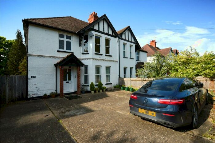 2 Bedroom Apartment To Rent In York Road, Woking, Surrey, GU22