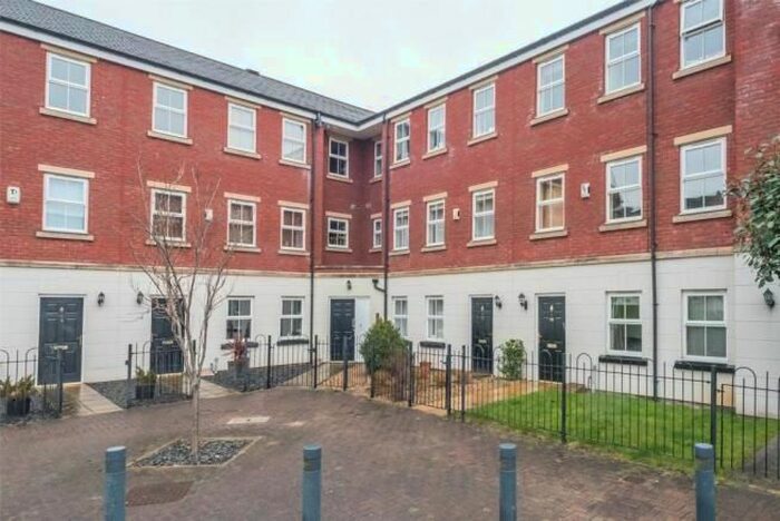 1 Bedroom Flat To Rent In Mansion Gate Square, Chapel Allerton, Leeds, LS7