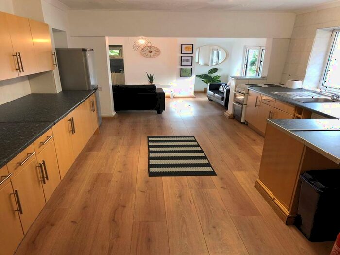 4 Bedroom Property To Rent In Alexandra Terrace, Brynmill, Swansea, SA2