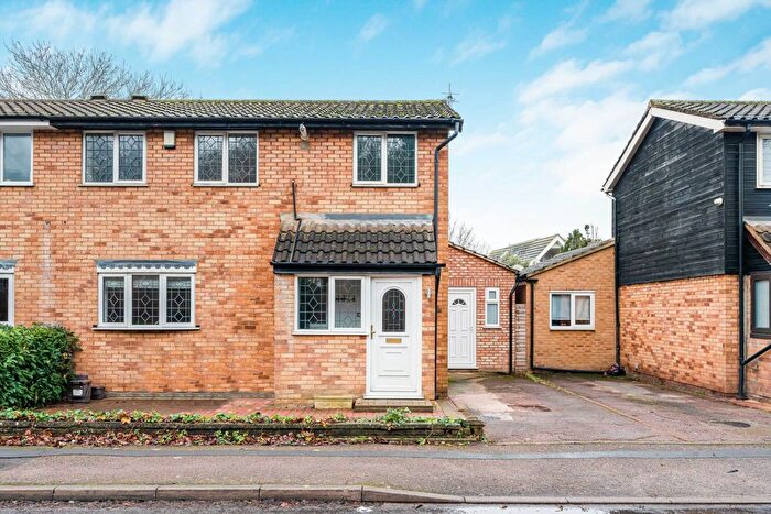 3 Bedroom Semi Detached House To Rent In Marshalls Close, New Southgate, London, N11