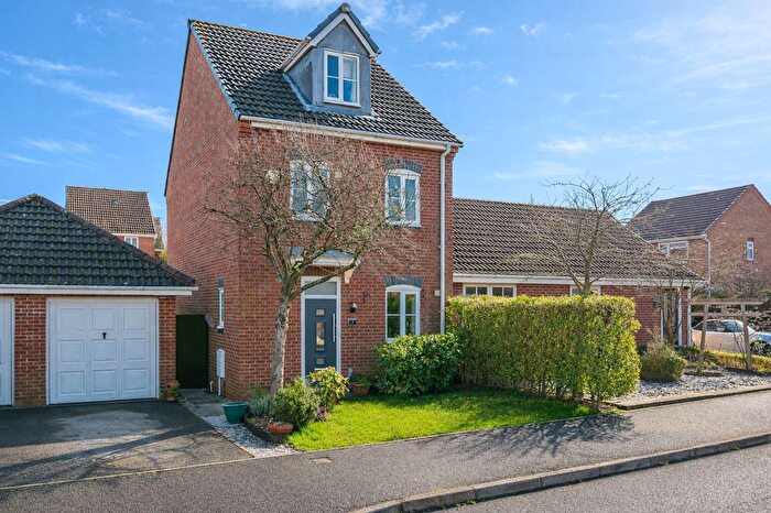 3 Bedroom Semi Detached House For Sale In Woodlark Drive, Chorley, PR7