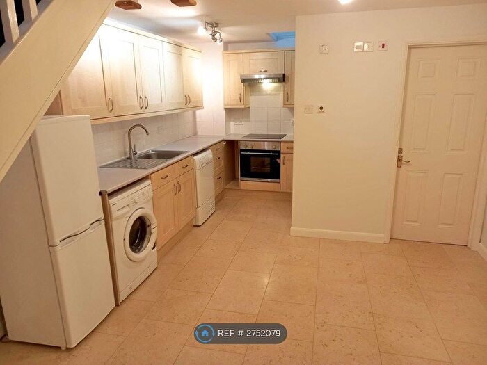 1 Bedroom Flat To Rent In Kingfisher House, Tunbridge Wells, TN1