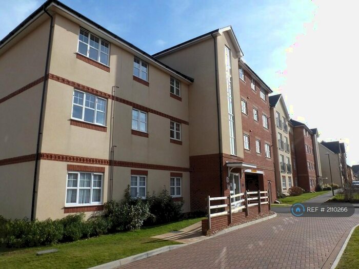 2 Bedroom Flat To Rent In The Butts, Wick, Littlehampton, BN17