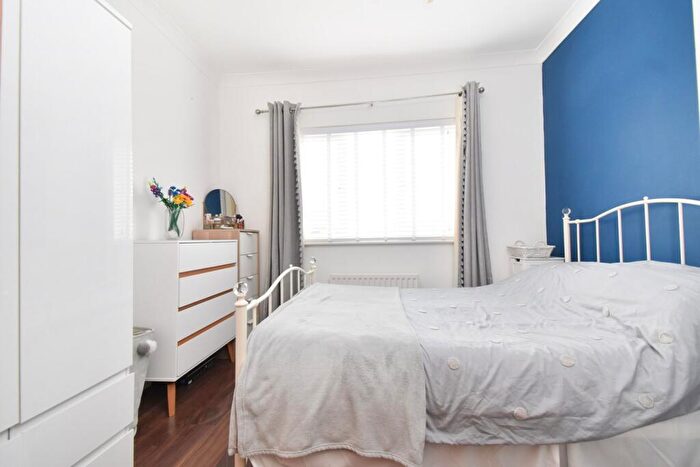 2 Bedroom Apartment For Sale In Terrace Road, Walton-on-Thames, KT12
