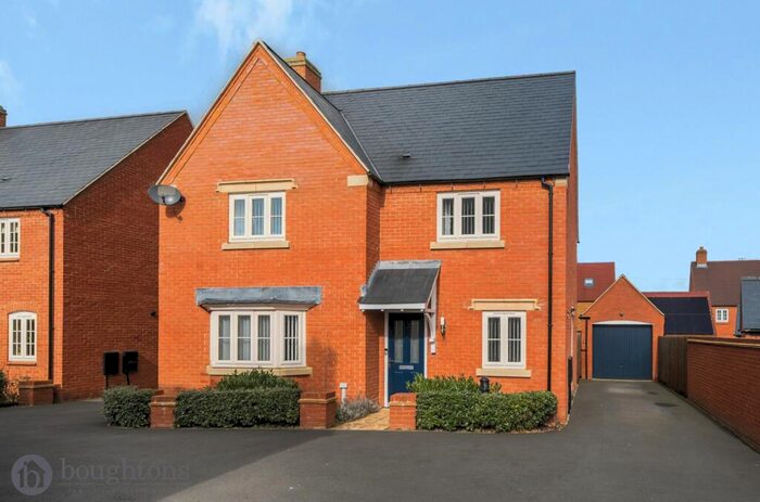 4 Bedroom Detached House For Sale In Hyperion Lane, Brackley, NN13