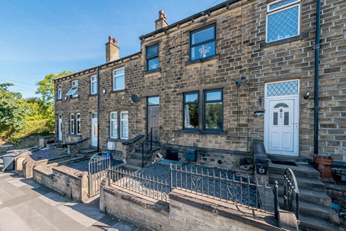 2 Bedroom Terraced House For Sale In Wakefield Road, Fenay Bridge, Huddersfield, HD8