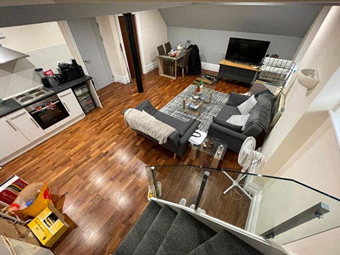 2 Bedroom Apartment To Rent In - Westgate, Huddersfield, HD1