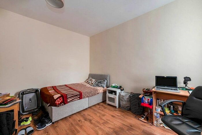 5 Bedroom Detached House To Rent In Fawcett Road, Southsea, Hampshire, PO4