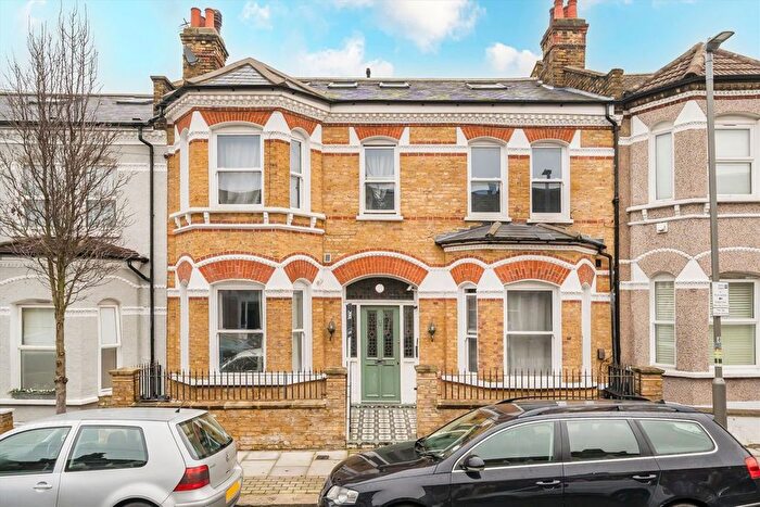 2 Bedroom Flat For Sale In Dafforne Road, Tooting Bec, SW17