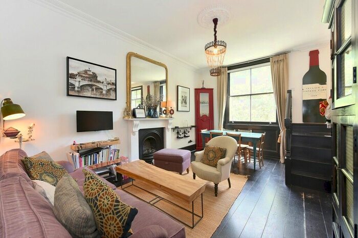 2 Bedroom Flat To Rent In Arundel Gardens, Notting Hill, W11