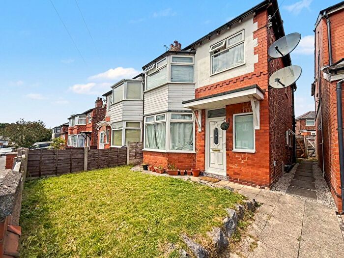 3 Bedroom Semi Detached House For Sale In Albert Avenue, Prestwich, M25
