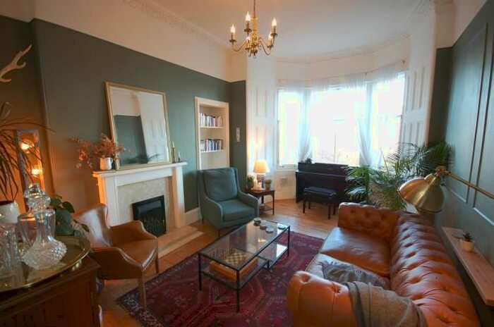 2 Bedroom Flat To Rent In Bowhill Terrace, Trinity, Edinburgh, EH3