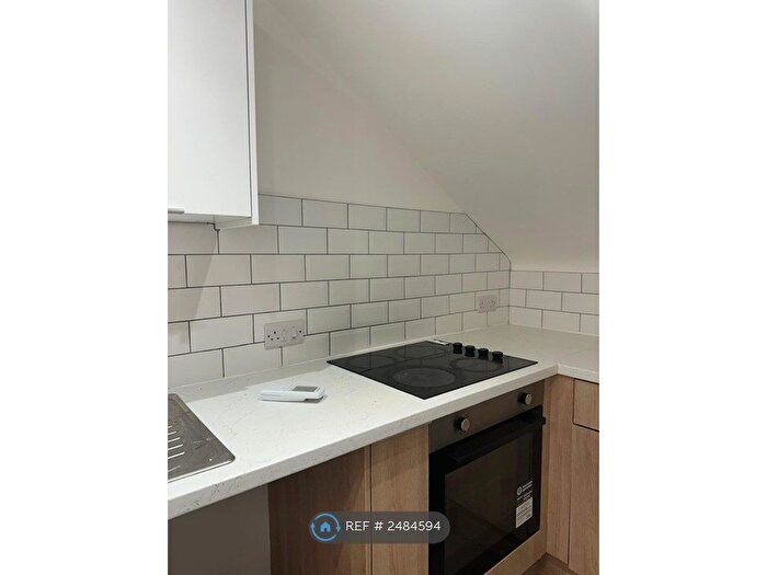 2 Bedroom Flat To Rent In Old Christchurch Road, Bournemouth, BH1