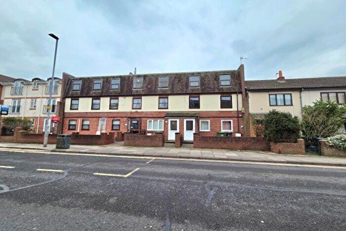 2 Bedroom Flat To Rent In New Road, Portsmouth, PO2