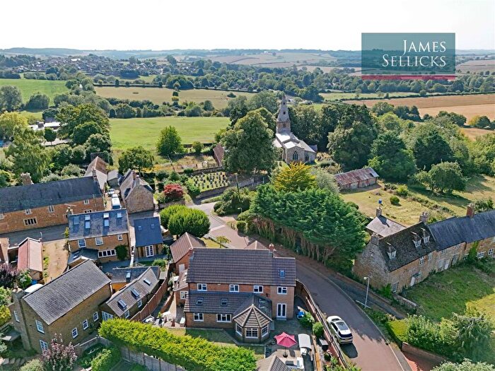 4 Bedroom Detached House For Sale In Weinahr Close, Wilbarston, Market Harborough, LE16