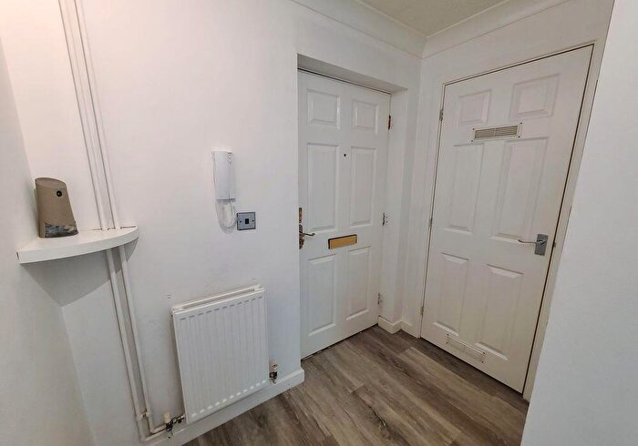 1 Bedroom Flat For Sale In Hawkers Close, Totton, Southampton, SO40