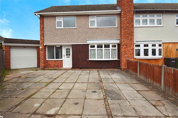 3 Bedroom Semi Detached House For Sale In Pembroke Avenue, Wigston, Leicestershire, LE18