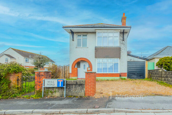 3 Bedroom Detached House To Rent In Mill Road, Christchurch, BH23