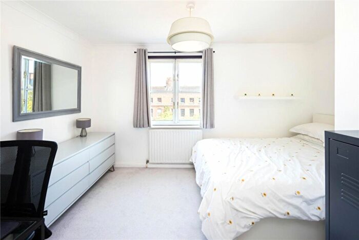1 Bedroom Flat For Sale In Mile End Road, Stepney, London, E1