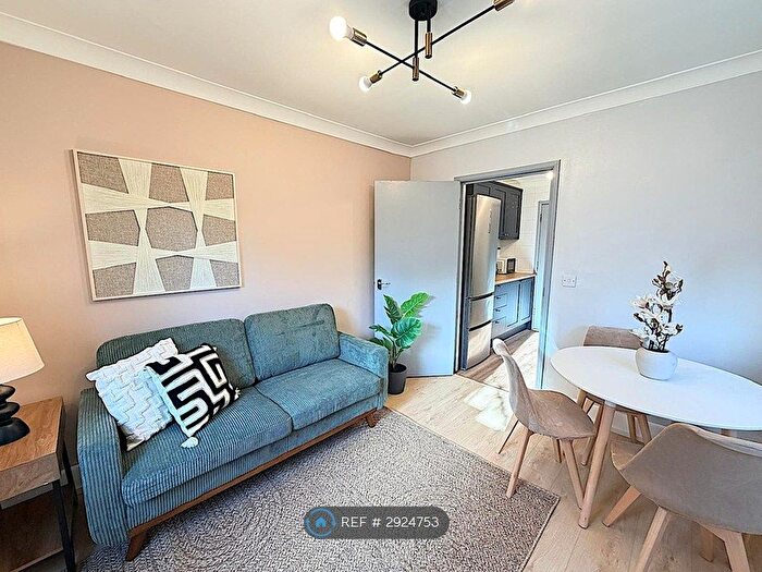 2 Bedroom Flat To Rent In Earls Road, Southampton, SO14
