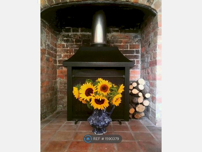 1 Bedroom Flat To Rent In The Street, Devizes, SN10