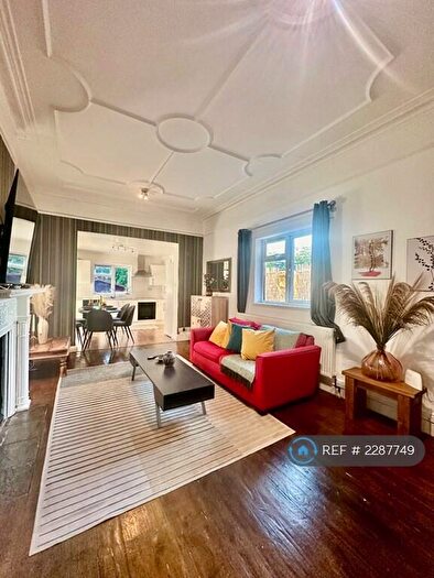 2 Bedroom Flat To Rent In Olive Road, London, NW2