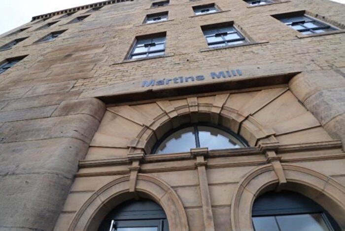 1 Bedroom Flat To Rent In Pellon Lane, Halifax, HX1