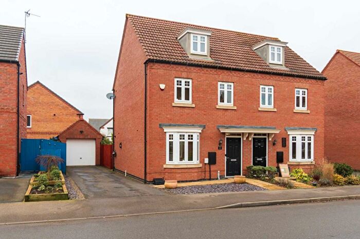 3 Bedroom Semi-Detached House For Sale In Angell Drive, Market Harborough, LE16