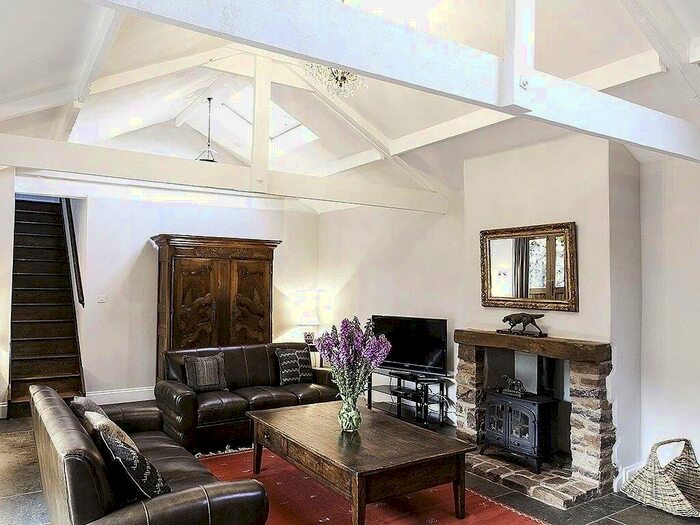 6 Bedroom Detached House To Rent In Cadeleigh, Tiverton, Devon, EX16