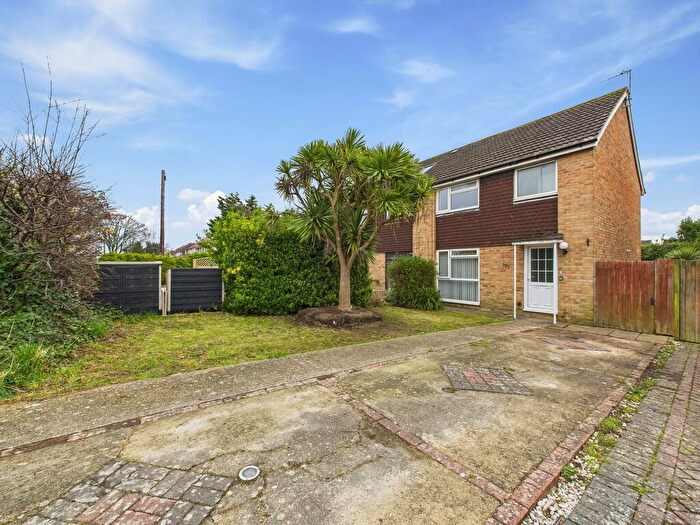 3 Bedroom End Of Terrace House To Rent In Terringes Avenue, Worthing, BN13