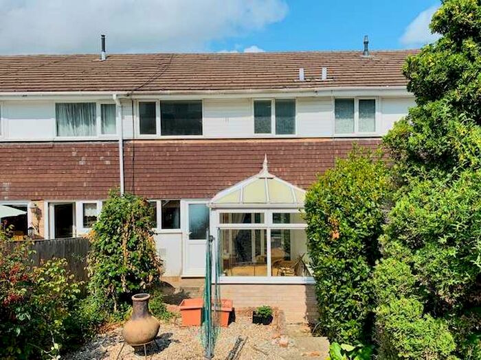 3 Bedroom Terraced House To Rent In Hedgerow Drive, SO18