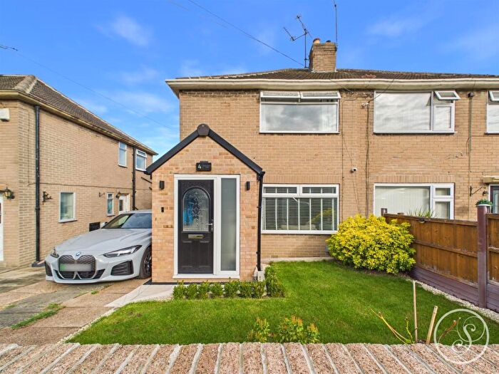 2 Bedroom Semi-Detached House For Sale In Kingswear View, Leeds, LS15