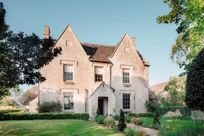 5 Bedroom Detached House For Sale In Lechlade, Gloucestershire, GL7