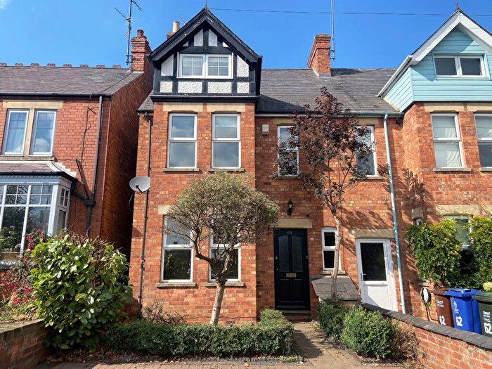 4 Bedroom End Of Terrace House To Rent In Hightown Road, Banbury, Oxon, OX16