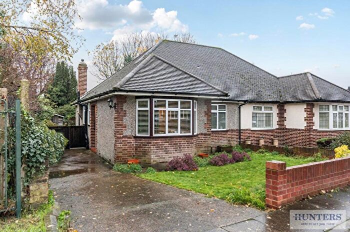3 Bedroom Semi-Detached Bungalow For Sale In Beechwood Crescent, Bexleyheath, DA7