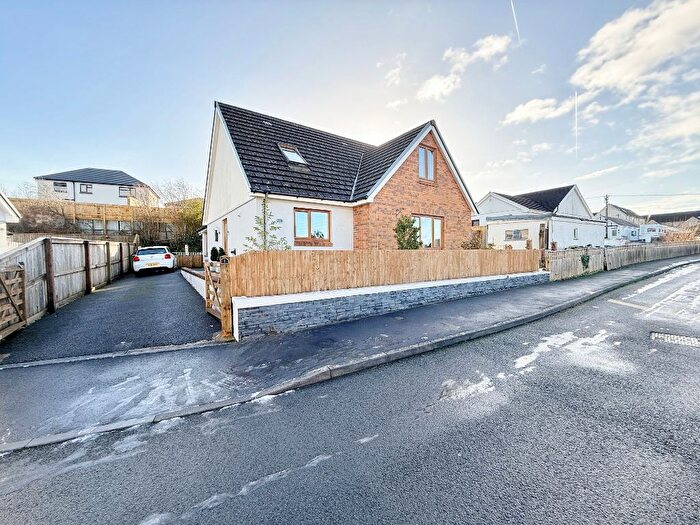 3 Bedroom Detached House For Sale In Clos Gwyn, Tumble, SA14