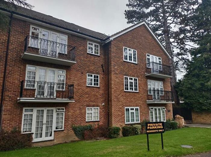 Apartment To Rent In Myrtleside Close, Northwood, HA6