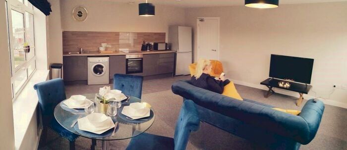 2 Bedroom Flat To Rent In Holmes House, Mansfield, NG18