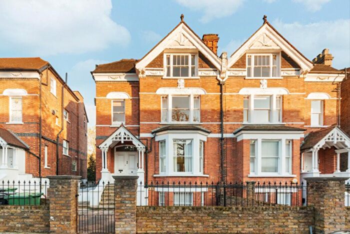 1 Bedroom Apartment To Rent In Priory Road, South Hampstead, London, NW6