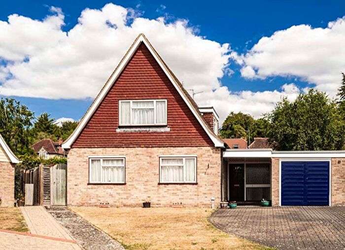 4 Bedroom Detached House For Sale In Meadow Close, Goring On Thames, RG8
