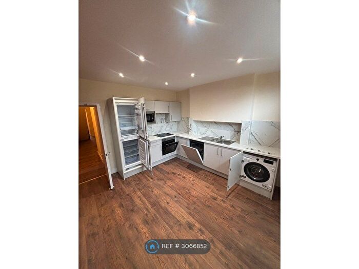 5 Bedroom Semi-Detached House To Rent In Edward Road, Nottingham, NG2
